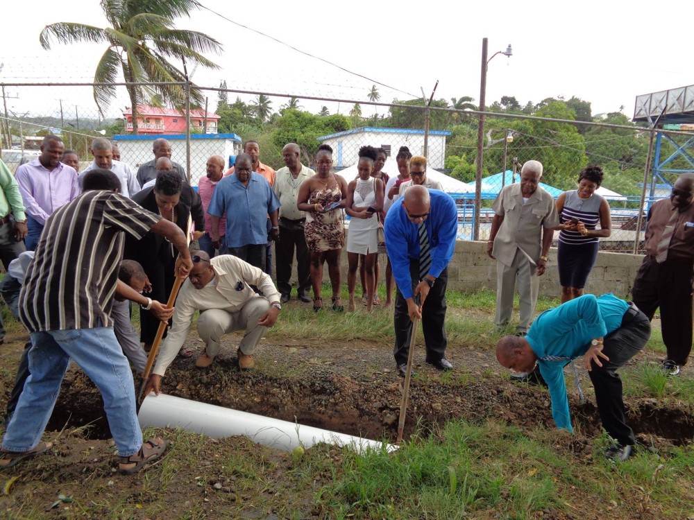 gray-pipe-with-water-coming
